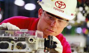 Чистая прибыль Toyota за квартал выросла почти на треть