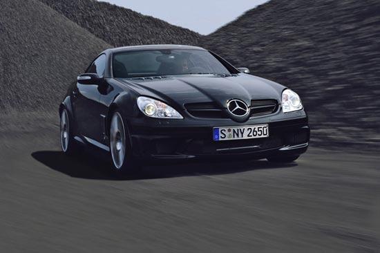 Mercedes SLK расправил черные крылья