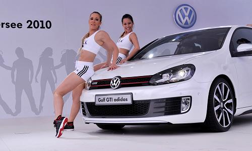 Компания Volkswagen выпустила специальную версию Golf GTI для Adidas