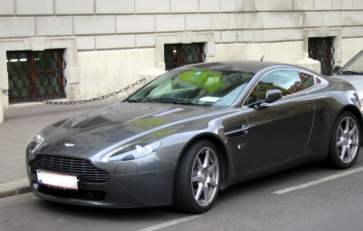 Aston Martin V8 Vantage: самая мощная версия