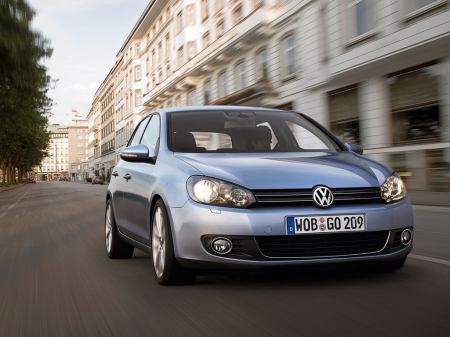 Volkswagen Golf остается «народным» автомобилем европейцев