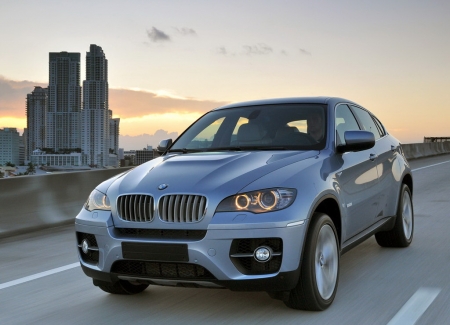 BMW разрабатывает свой «автопилот»