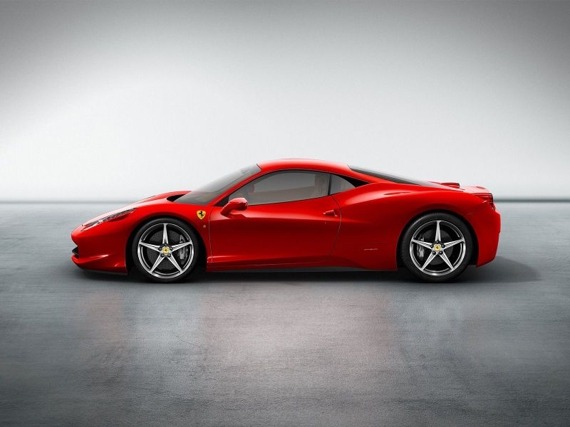 Новая Ferrari – 700 лошадиных сил