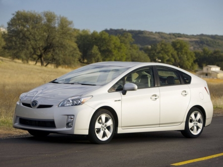 Toyota Prius обрел товарный вид