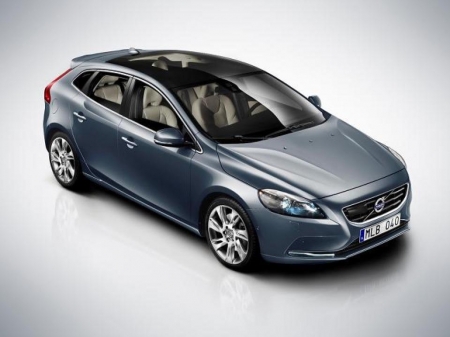 Volvo V40 обещает сместить баланс