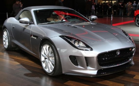 Jaguar F-TYPE в Париже