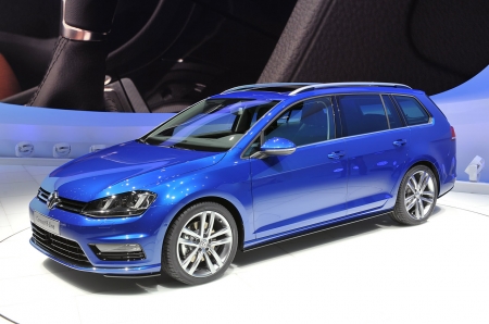 Volkswagen Golf R Variant засекли в Нюрбургринге